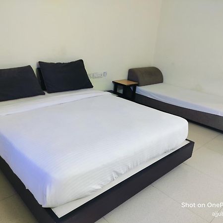 Hotel Sun N Step Club Ahmedabad Esterno foto